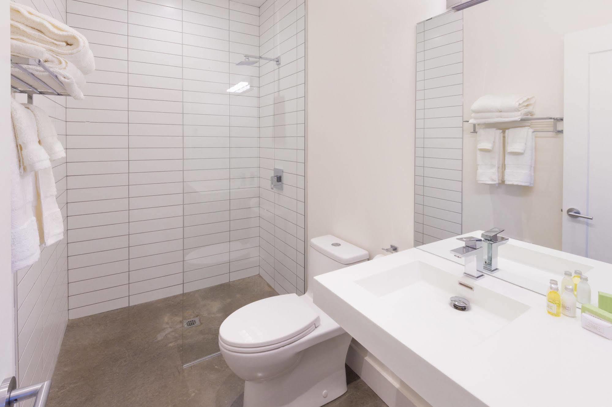 Quarterdeck Beachside Villas & Lofts Summerville Centre Экстерьер фото